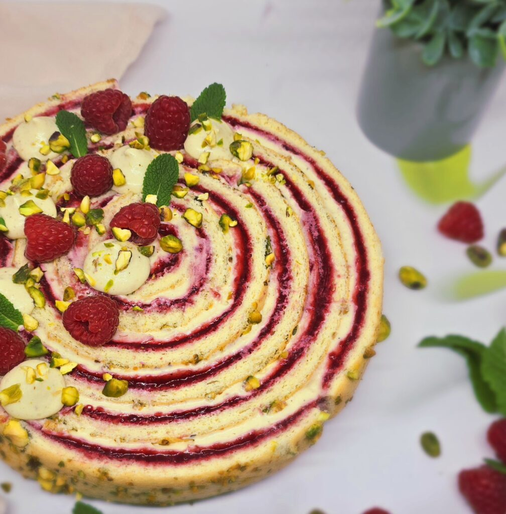 Roulé framboises pistache moelleux et facile