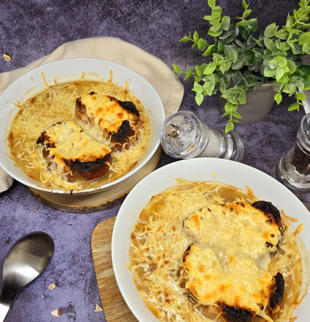 Soupe à l'oignon gratinée