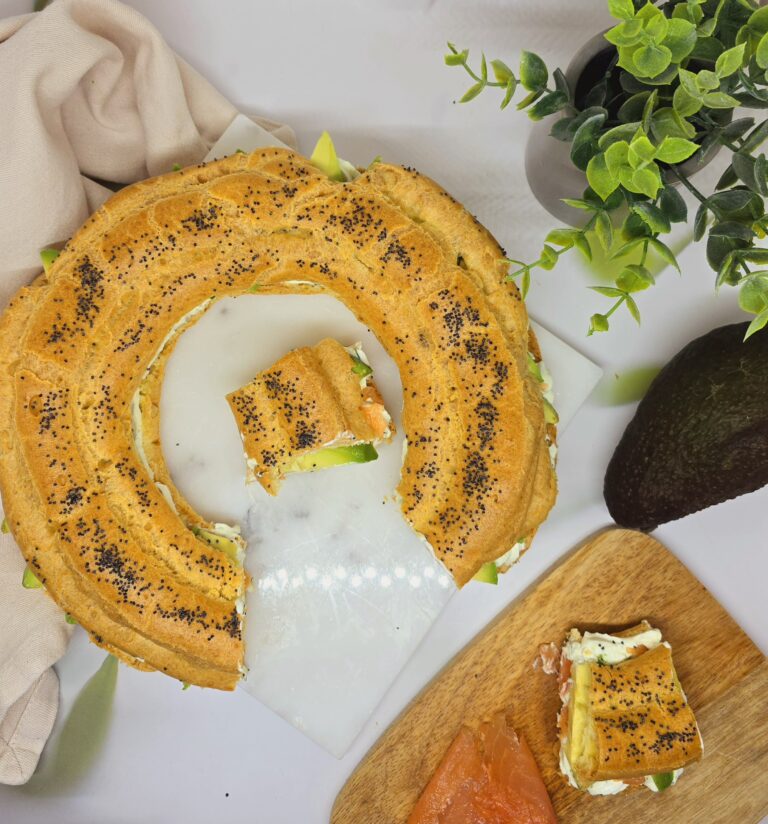 Paris-Brest salé au saumon fumé, avocat et fromage frais 54 Paris-Brest salé au saumon fumé, avocat et fromage frais