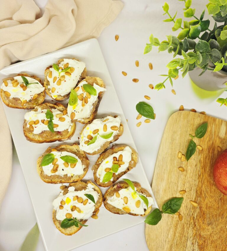 Crostinis au chutney de nectarine et burrata 48 Crostinis au chutney de nectarine et burrata