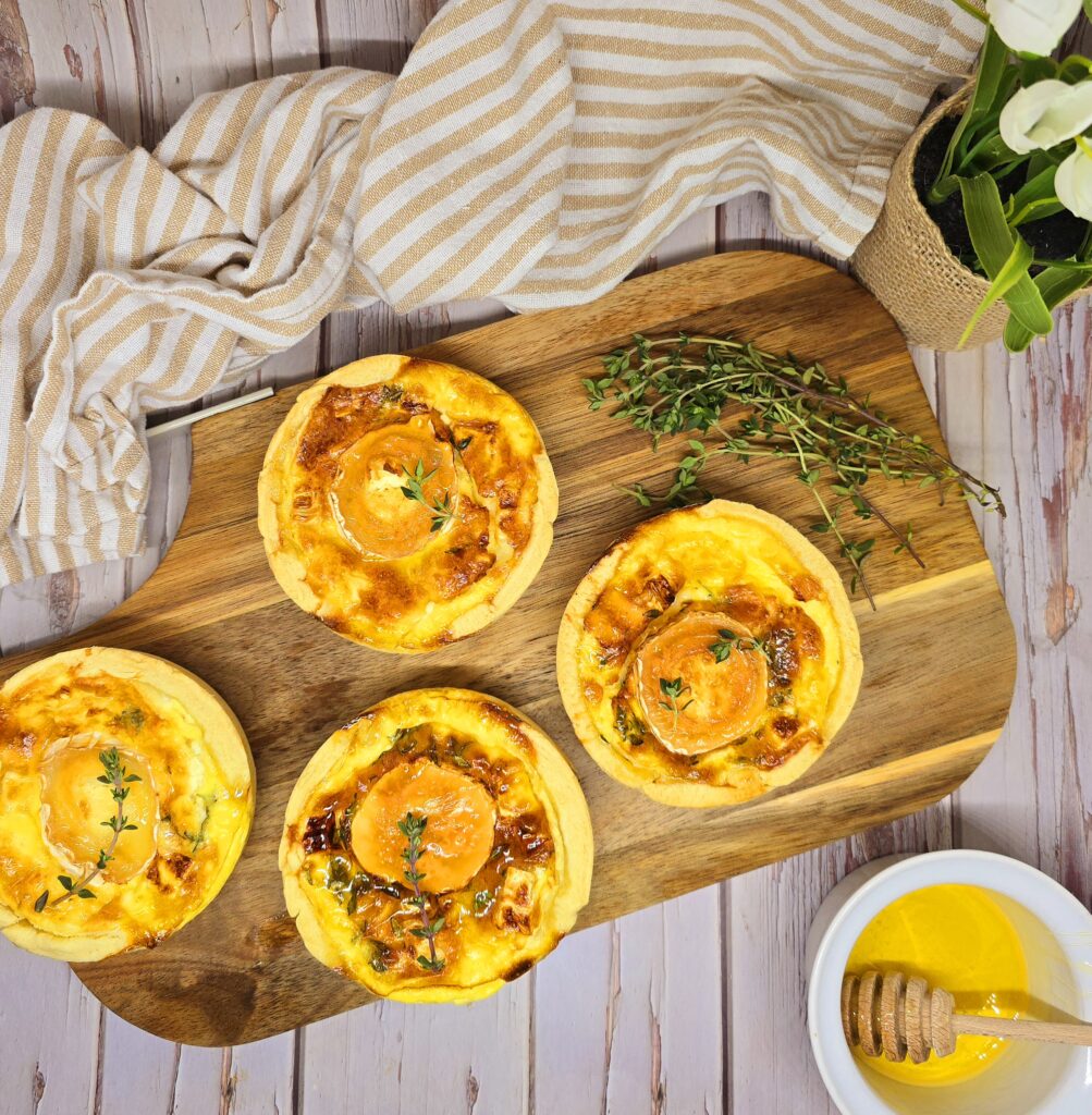 Quiches au chèvre et au thym