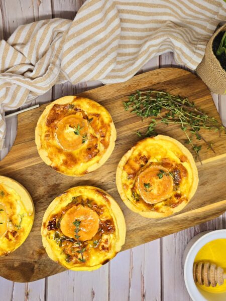 Quiches au chèvre et au thym