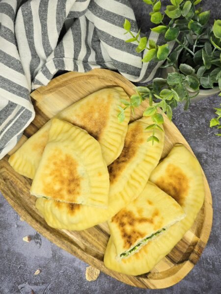 Cheese naans aux épinards