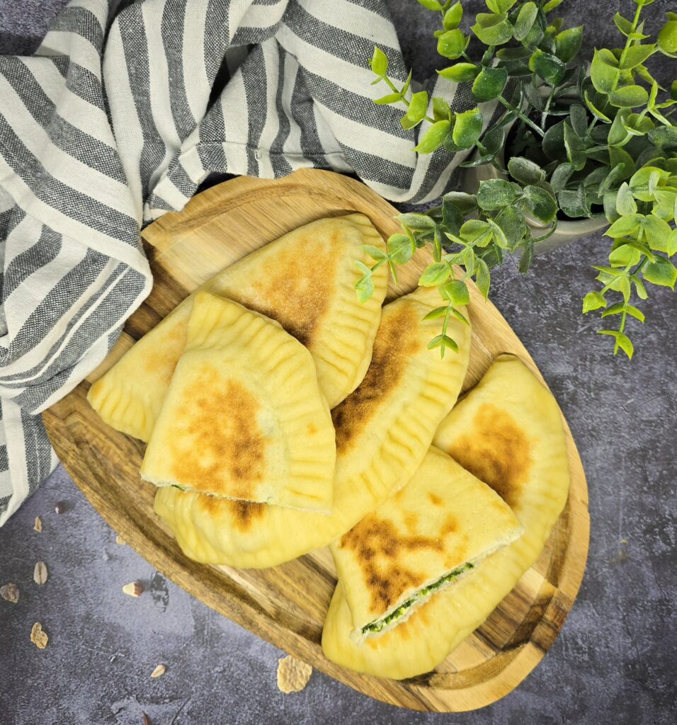 Cheese naans aux épinards