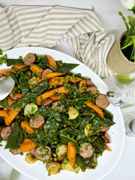 Poêlée de légumes printaniers à la saucisse de Montbéliard