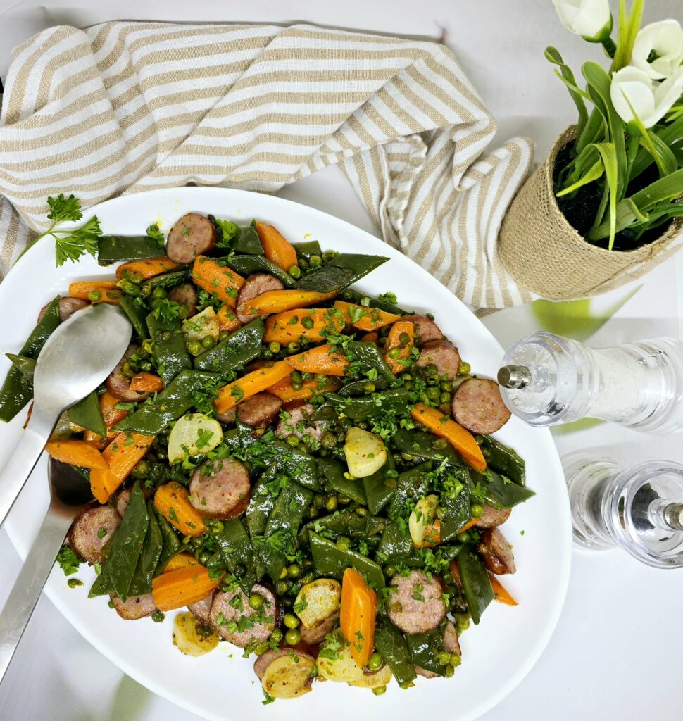 Poêlée de légumes printaniers à la saucisse de Montbéliard