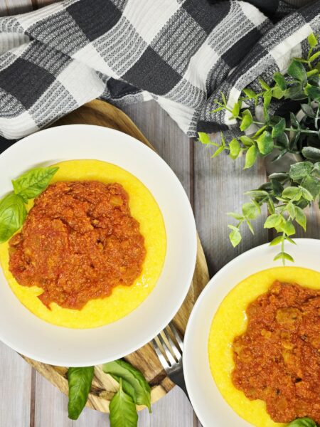 Polenta sauce ragù aux saucisses