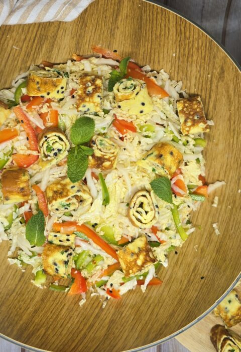 Salade croquante à l'omelette
