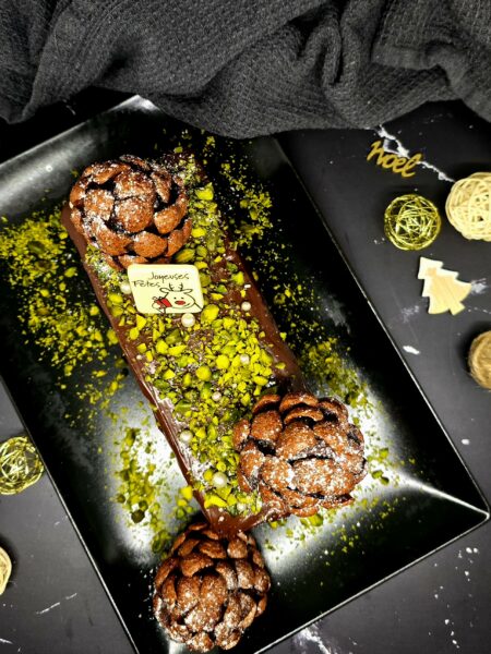 Bûche de Noël façon Dubaï – Dessert chic, gourmand et original