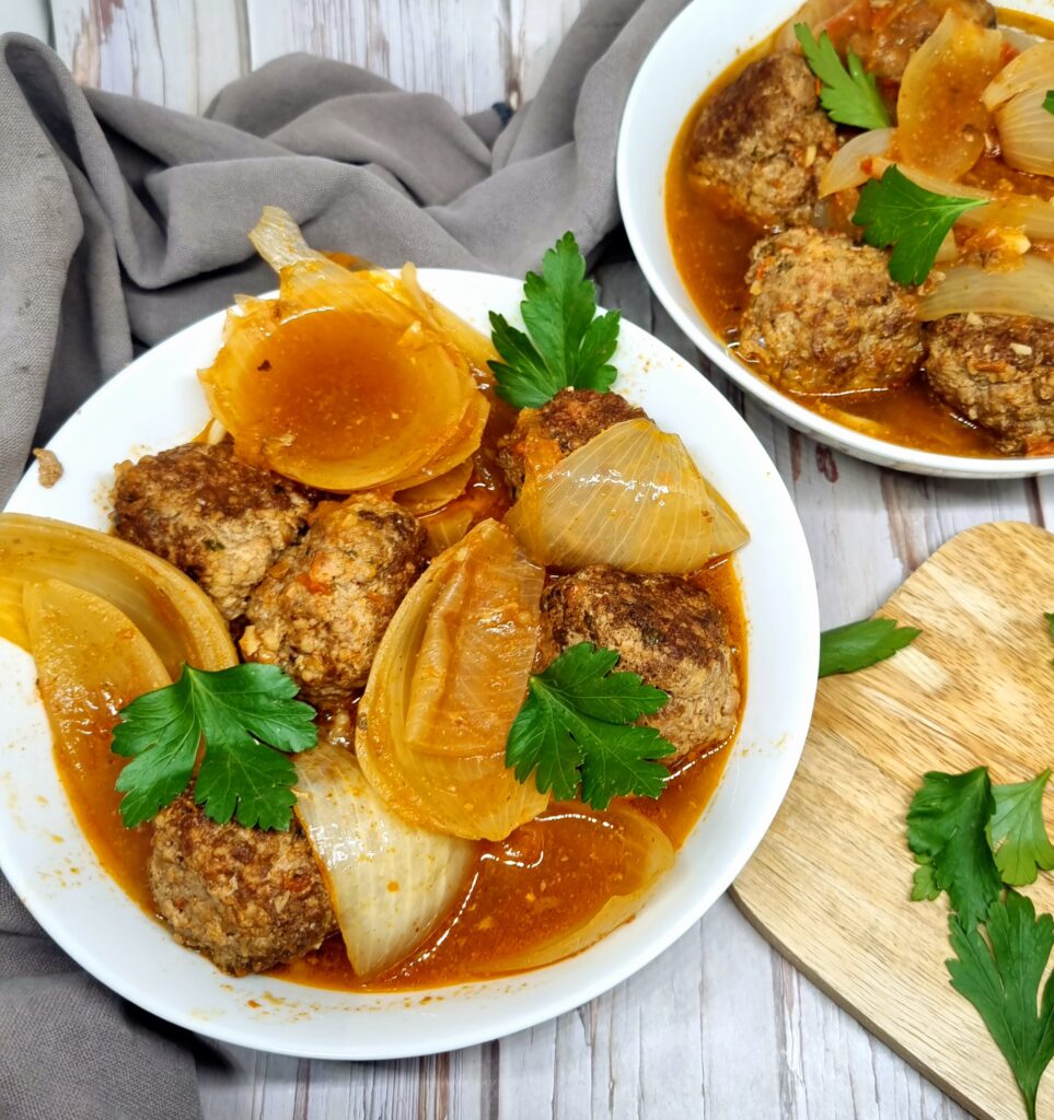 Bouillon de nouilles chinoises aux boulettes facile et savoureux