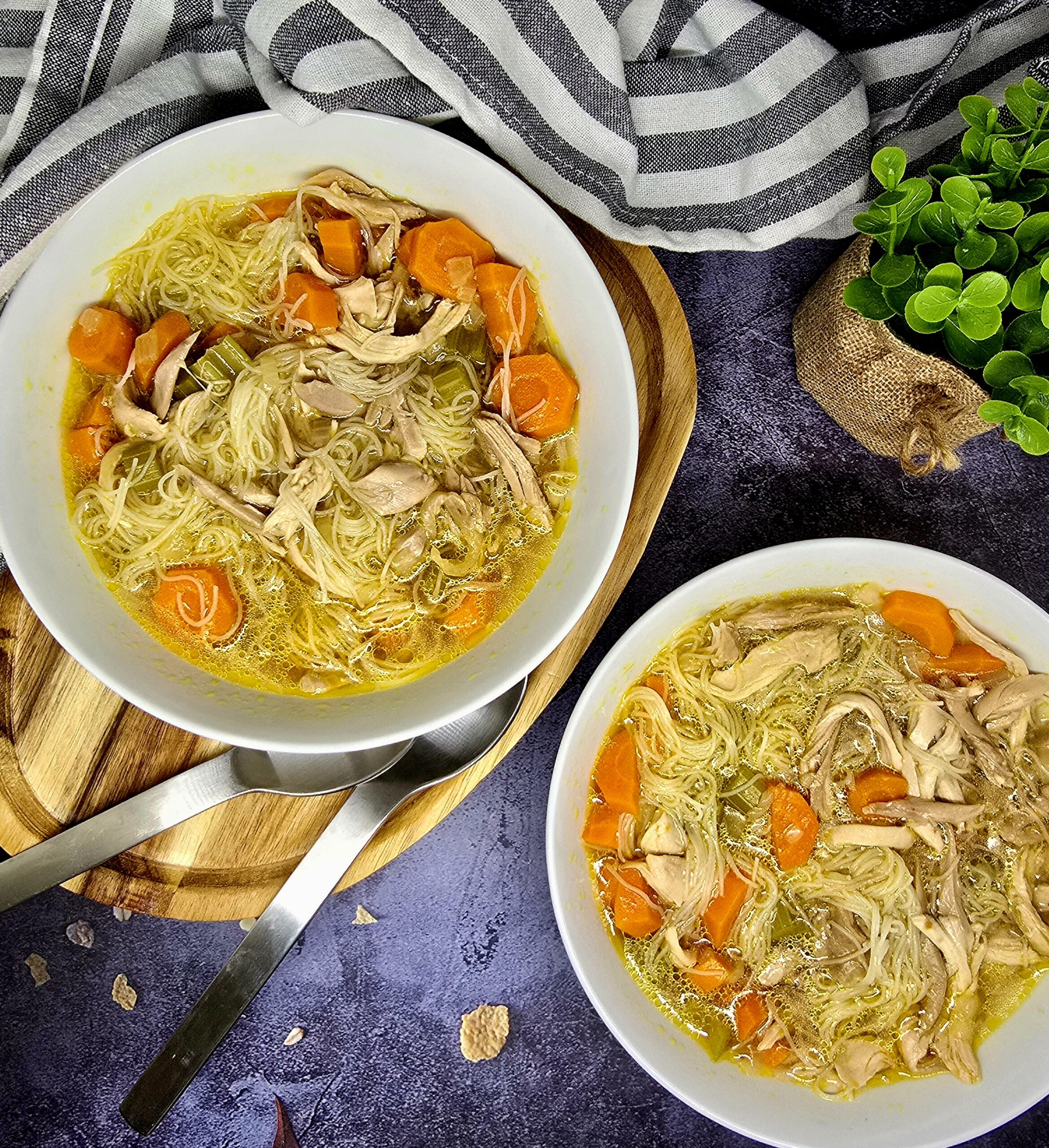 Bouillon de poulet aux nouilles de riz