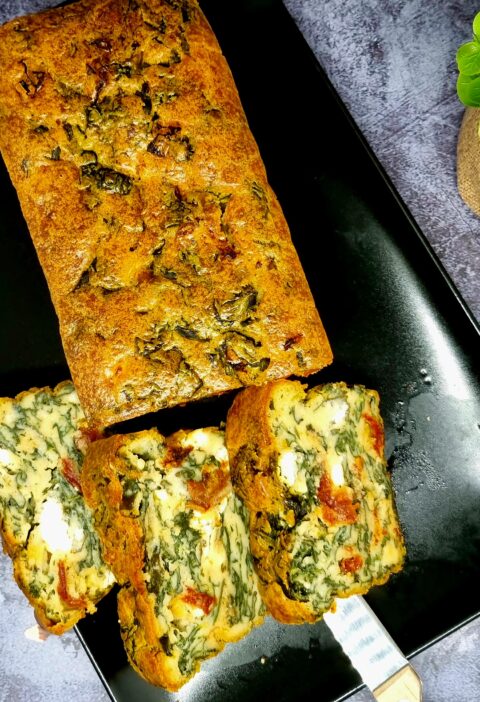 Cake épinards tomates séchées et fêta facile et moelleux
