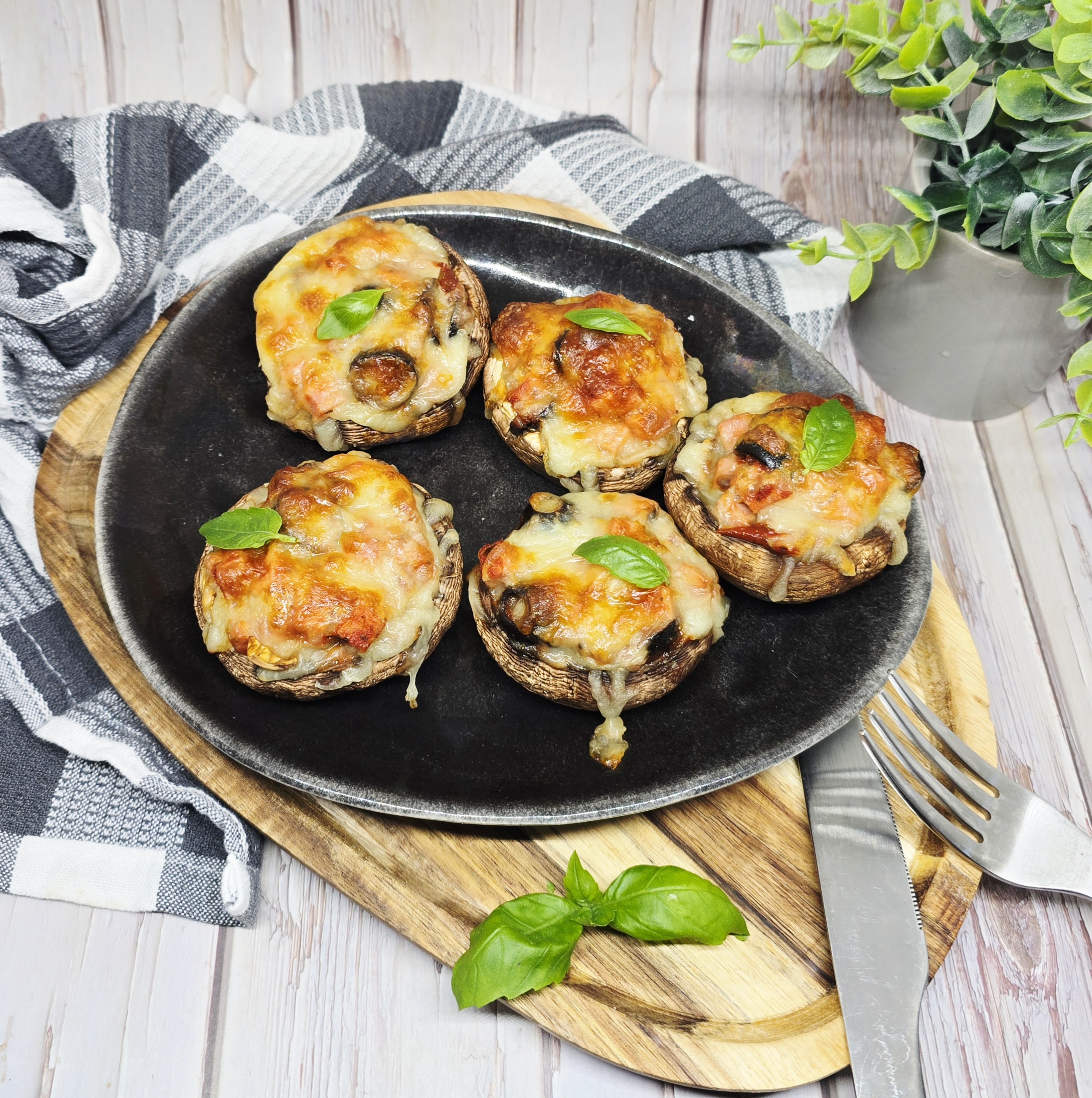 Champignons farcis façon pizza