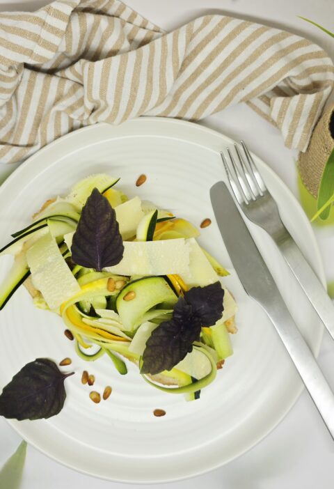 Escalopes de dinde, pesto et courgettes