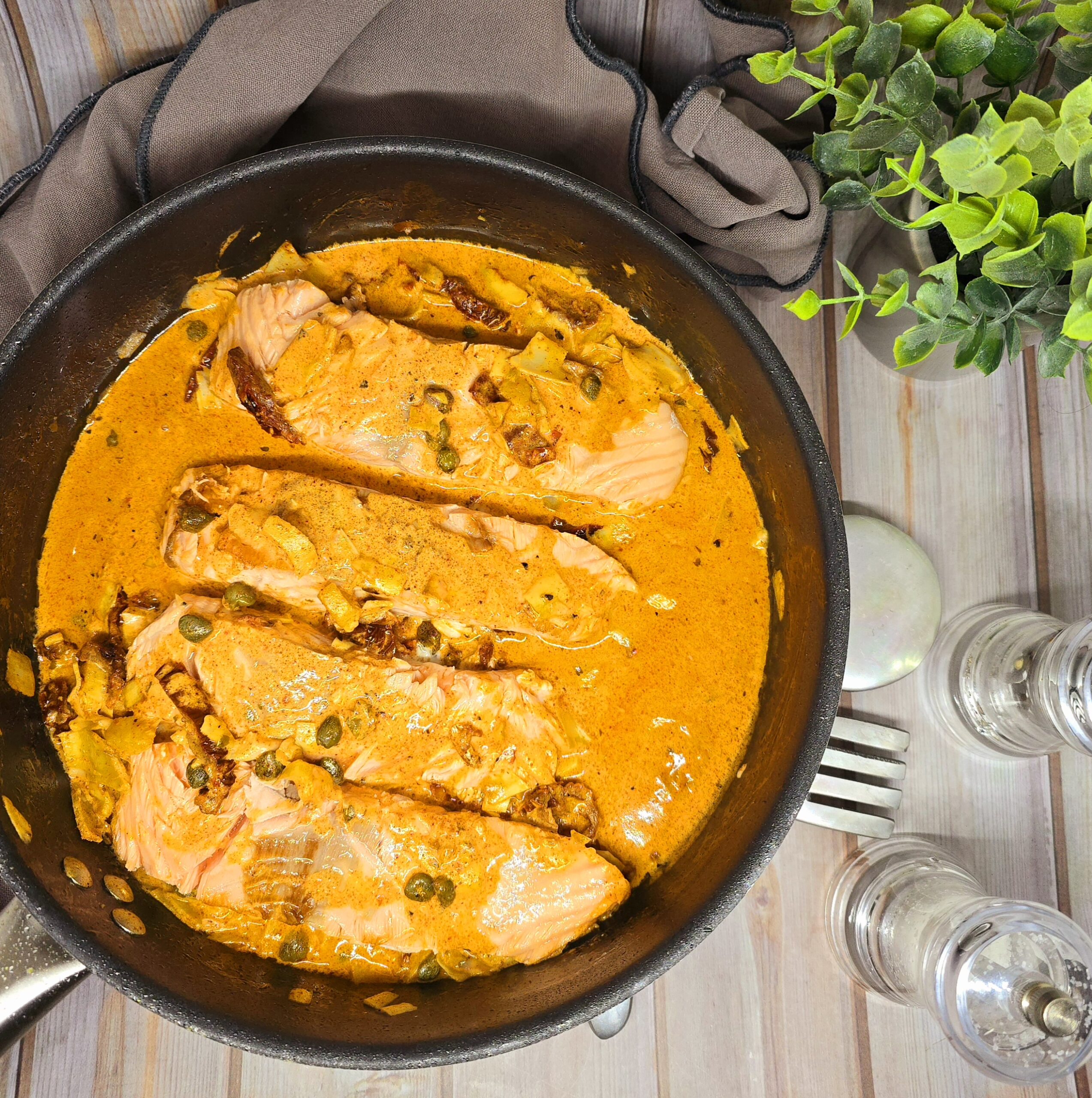 Filets de saumon à la crème de paprika : recette facile et gourmande