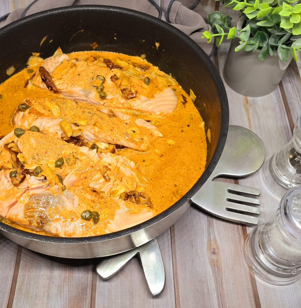 Filets de saumon à la crème de paprika : recette facile et gourmande 1 Filets de saumon à la crème de paprika : recette facile et gourmande
