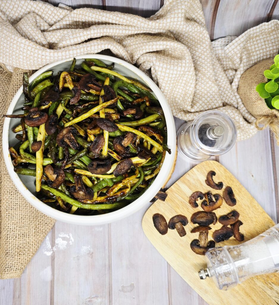 Haricots verts grillés et champignons croustillants