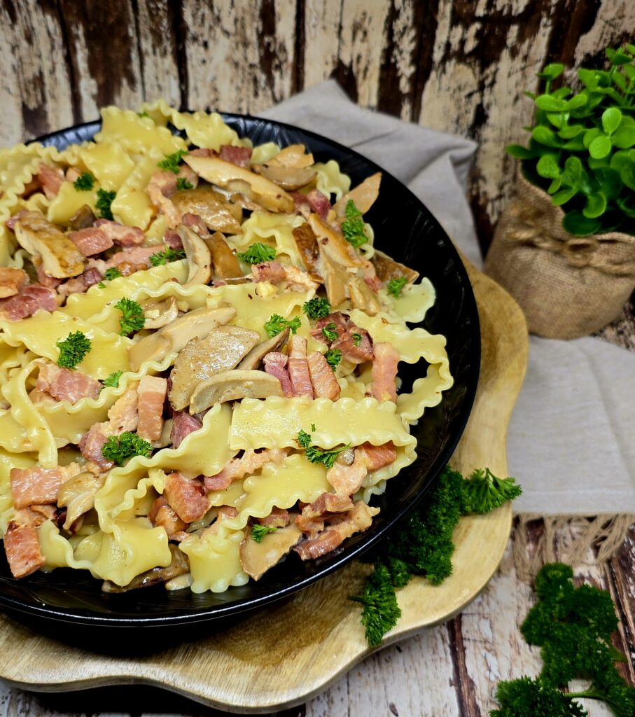 Mafaldines aux cèpes et au lard