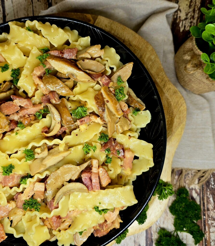 Mafaldines aux cèpes et au lard