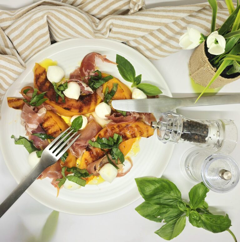 Melon grillé à la mozzarella et jambon cru 31 Melon grillé à la mozzarella et jambon cru