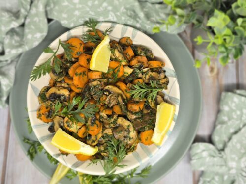 Poêlée de champignons et carottes à la persillade de fanes