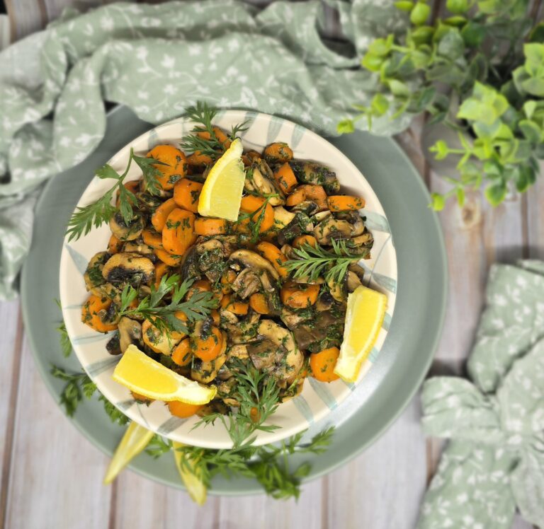 Poêlée de champignons et carottes à la persillade de fanes 1 Poêlée de champignons et carottes à la persillade de fanes
