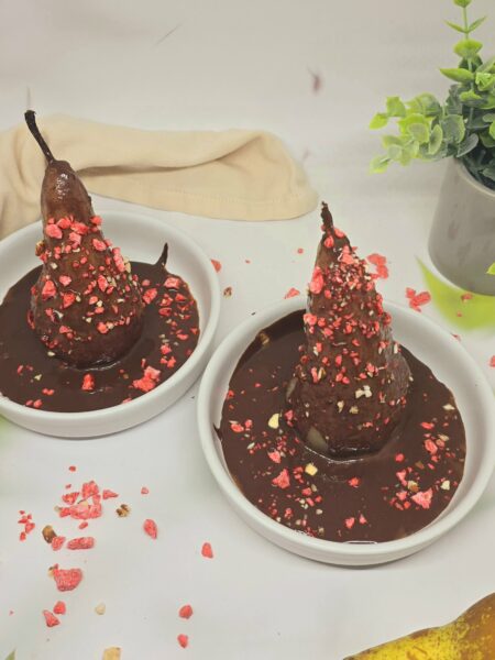 Poires Belle Hélène aux pralines roses : dessert gourmand et original