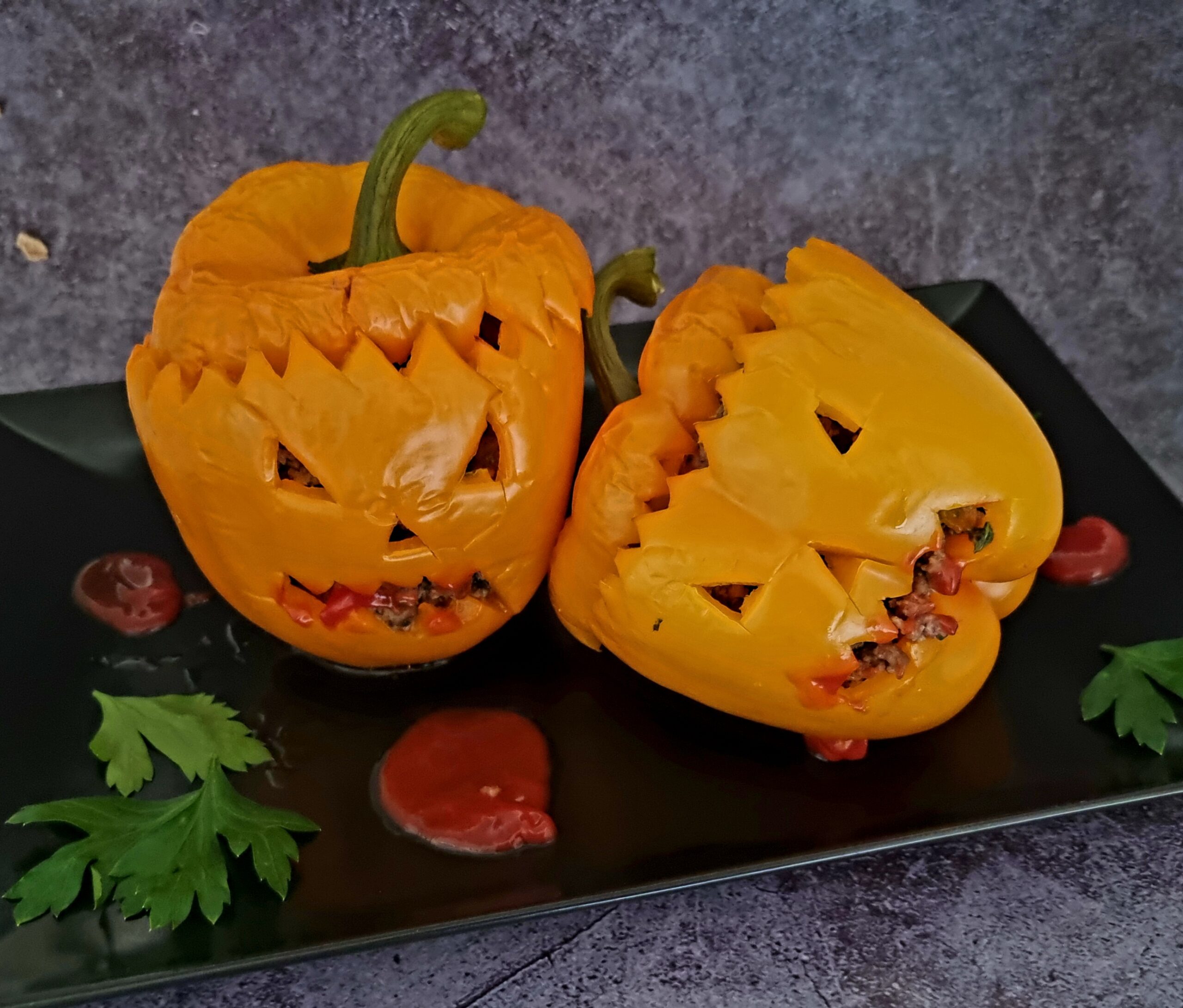 Poivrons farcis d’Halloween : recette gourmande et facile pour l’automne