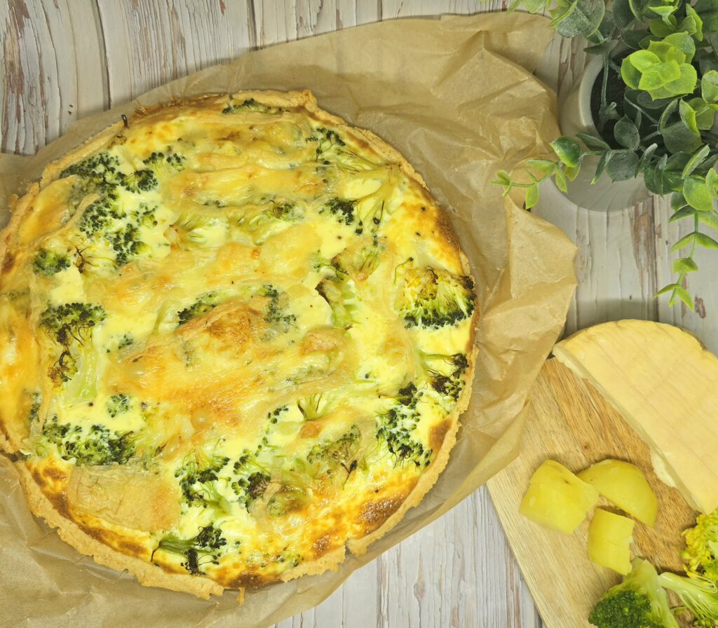 Quiche au munster, pommes de terre et brocolis : recette végétarienne gourmande