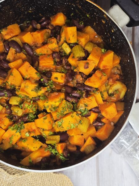 Ragoût de patates douces et haricots rouges