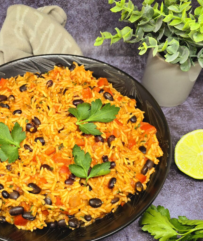 Riz aux haricots noirs, tomates et poivrons facile et savoureux