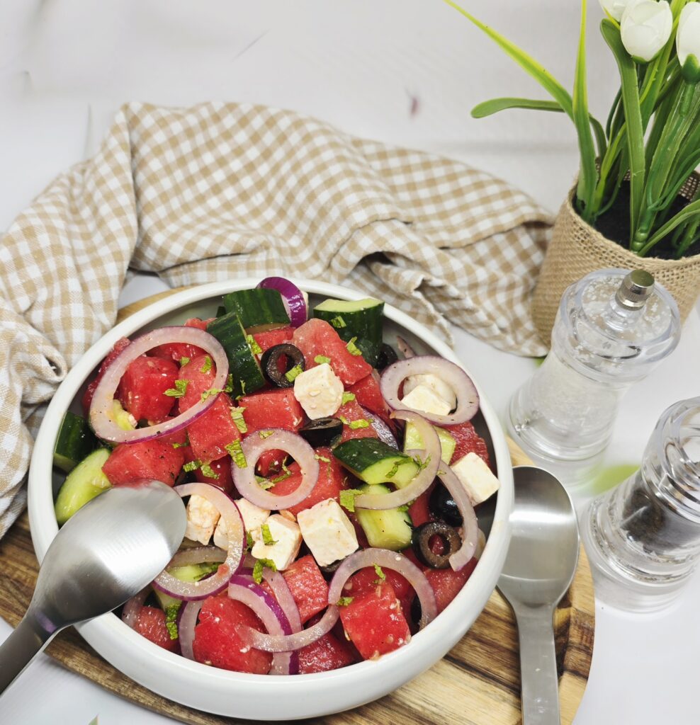 Salade de pastèque, fêta et olives