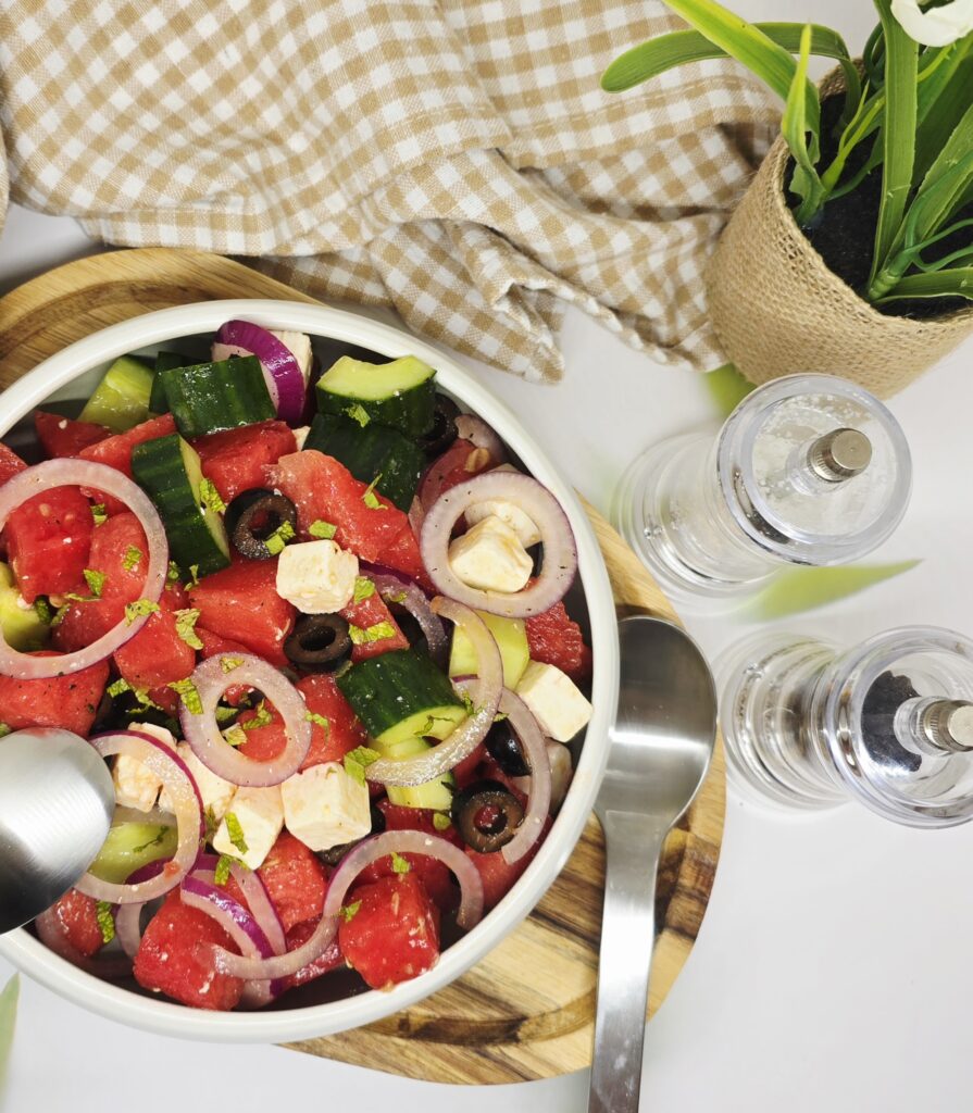 Salade de pastèque, fêta et olives