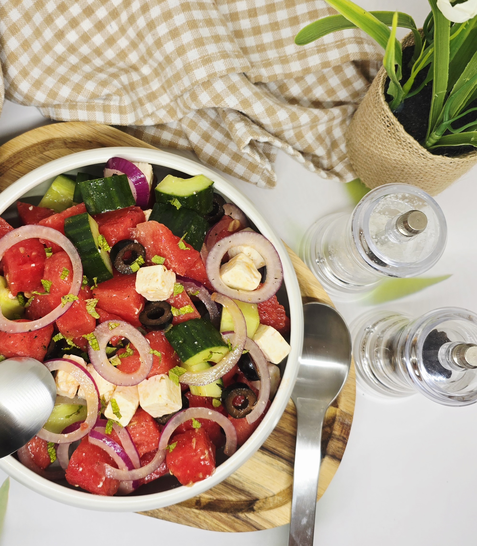 Salade de pastèque, fêta et olives