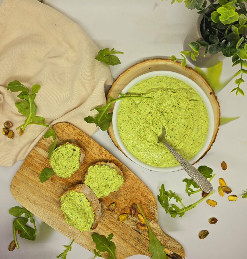 Tartinade de chèvre à la roquette et aux pistaches