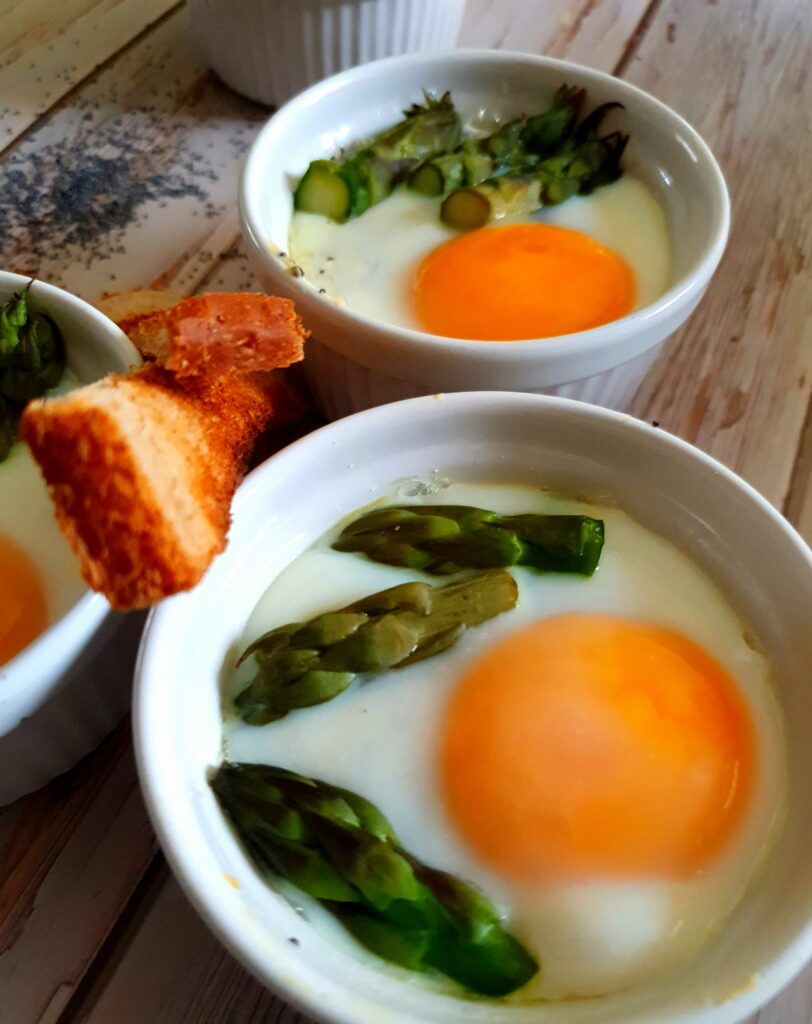Œufs cocotte aux asperges et pavot faciles et gourmands 1 Œufs cocotte aux asperges et pavot faciles et gourmands