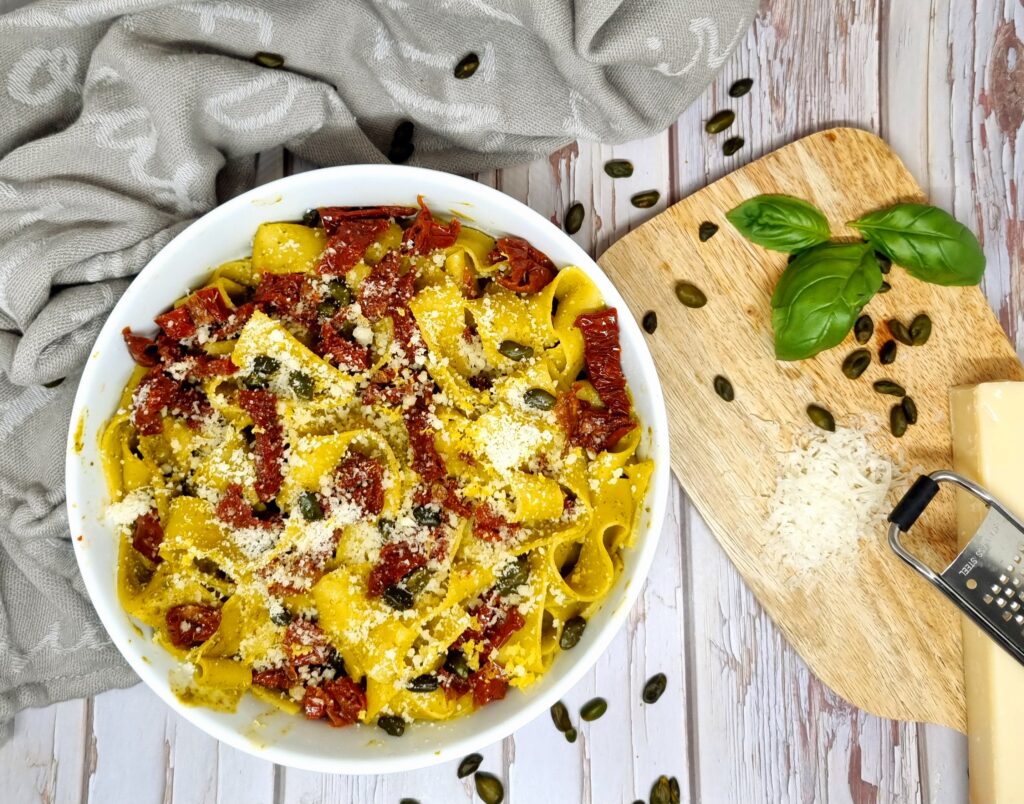 Pappardelles à la pistache et aux tomates séchées faciles