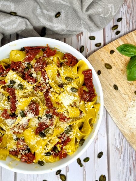 Pappardelles à la pistache et aux tomates séchées faciles