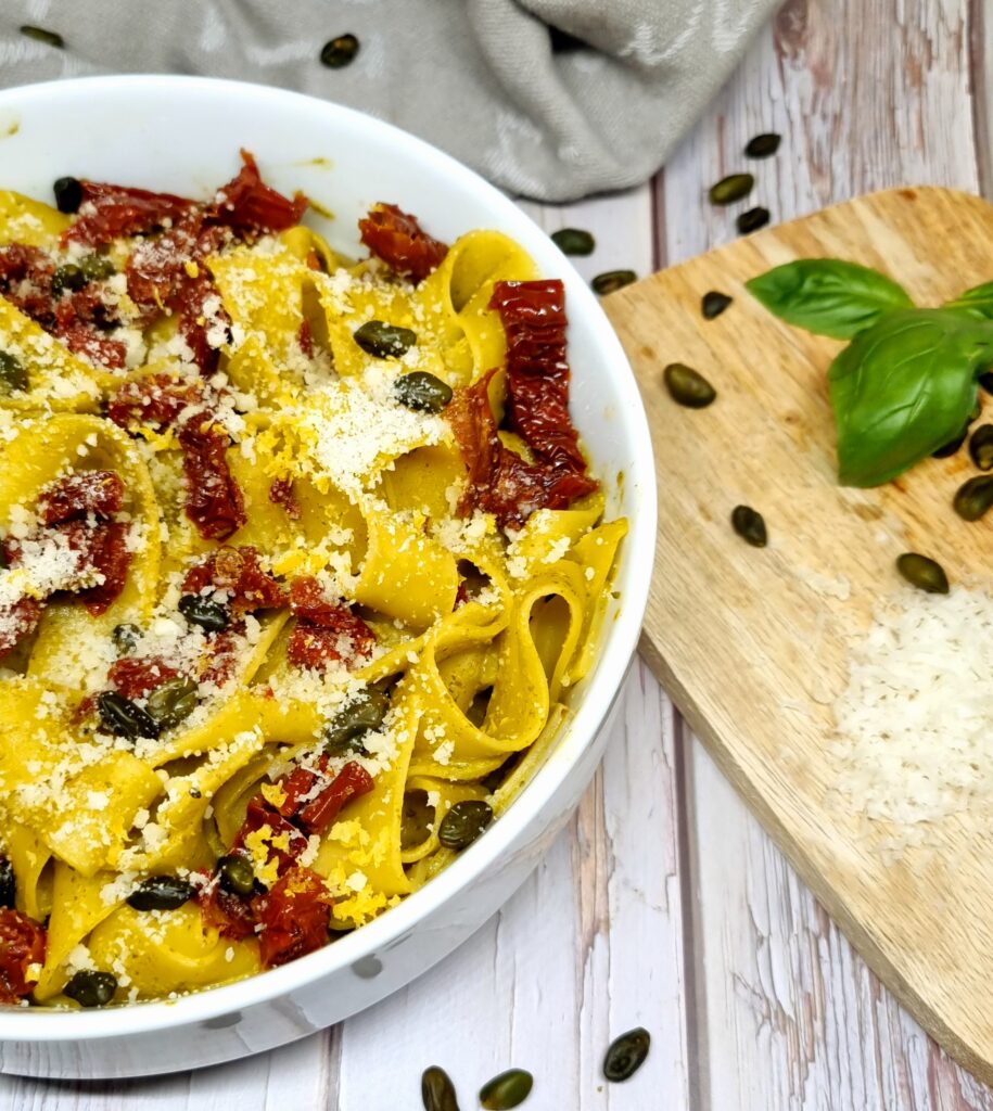 Pappardelles à la pistache et aux tomates séchées faciles