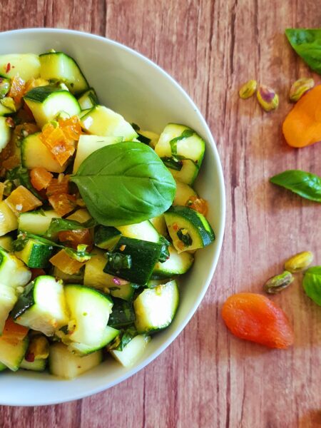 Courgettes marinées au basilic faciles