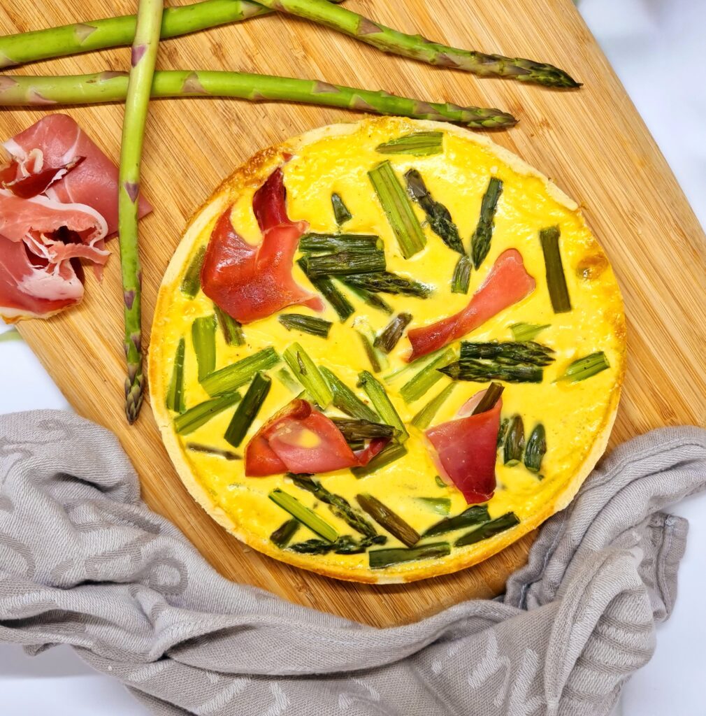 Quiche aux asperges et jambon cru