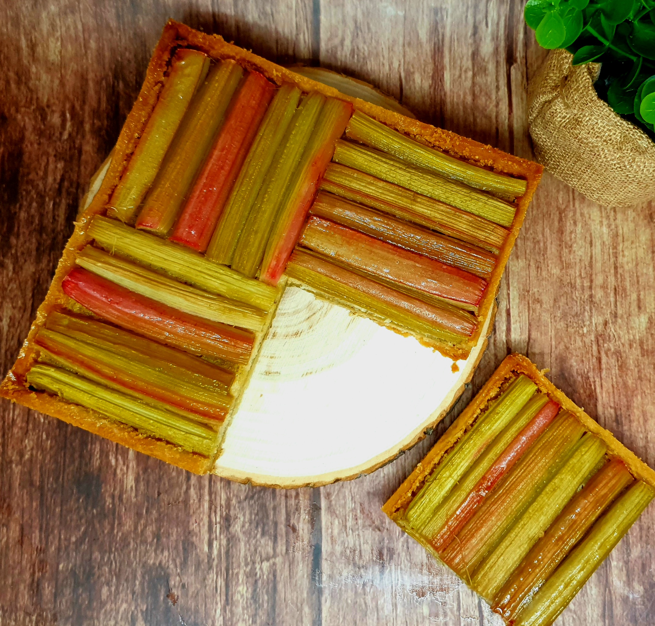 Tarte géométrique à la rhubarbe