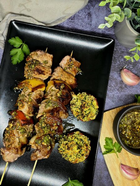 Brochettes de bœuf sauce chimichurri
