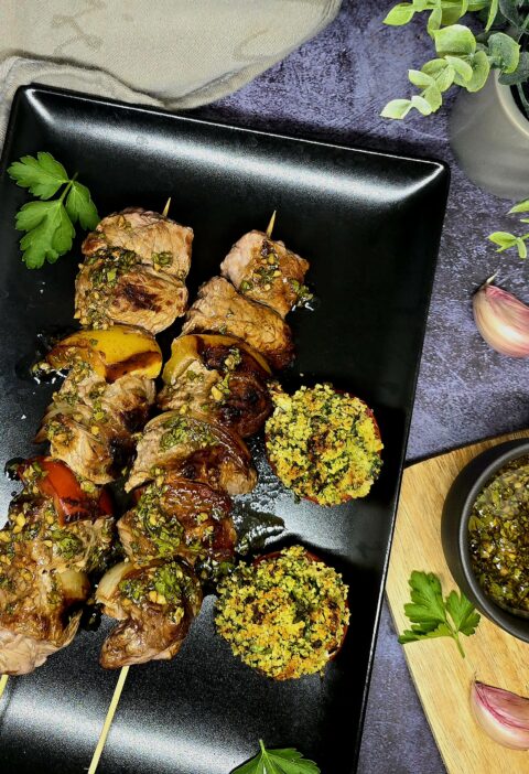 Brochettes de bœuf sauce chimichurri