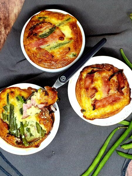 Clafoutis haricots verts, bacon et parmesan