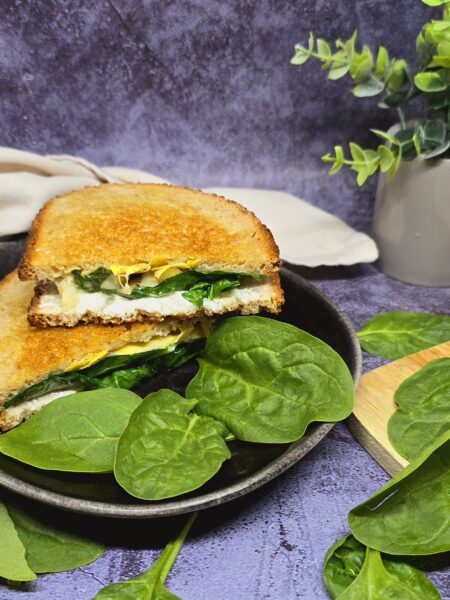 Grilled cheese aux artichauts et épinards : le sandwich chaud ultra gourmand