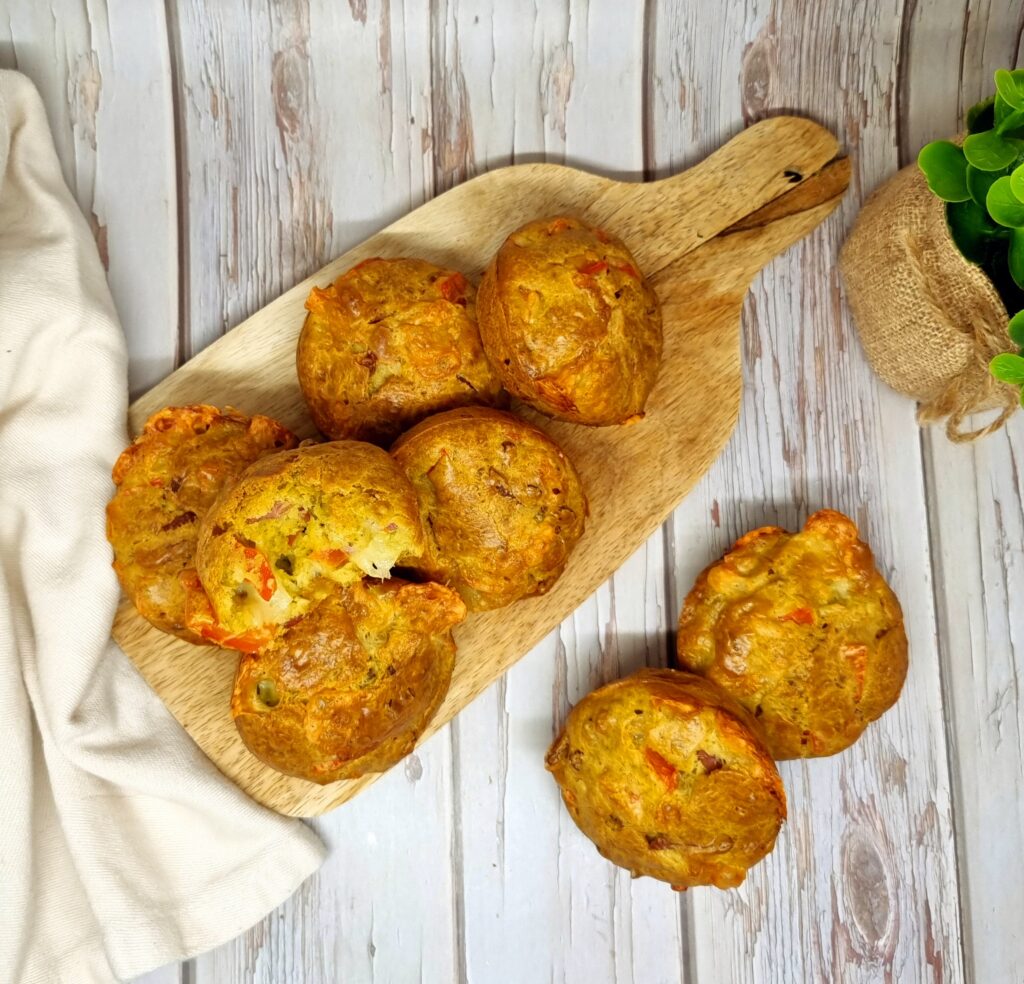 Muffins salés bacon, poivron et mozzarella
