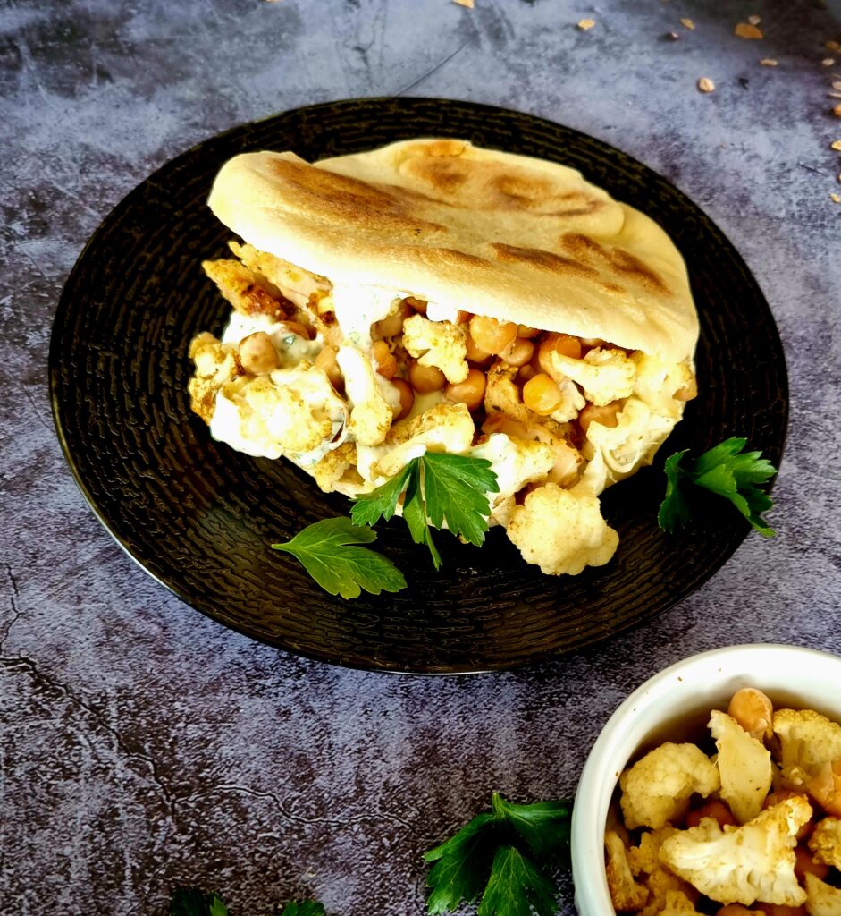 Pita au chou-fleur et pois chiches grillés