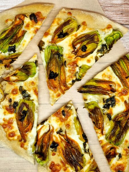 Pizza aux fleurs de courgette
