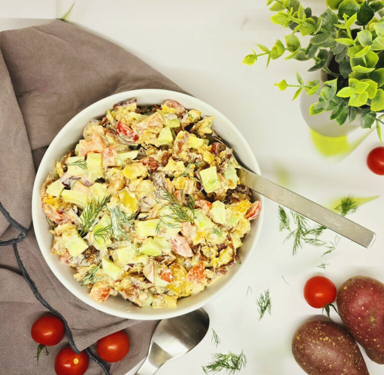 Salade de smashed potatoes et légumes : recette croustillante, fraîche et gourmande 74 Salade de smashed potatoes et légumes : recette croustillante, fraîche et gourmande